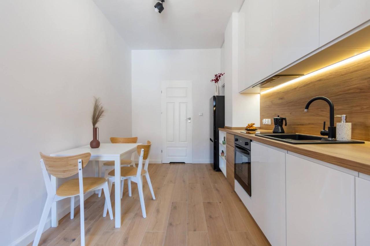 Apartamenty Ktw カトヴィツェ エクステリア 写真