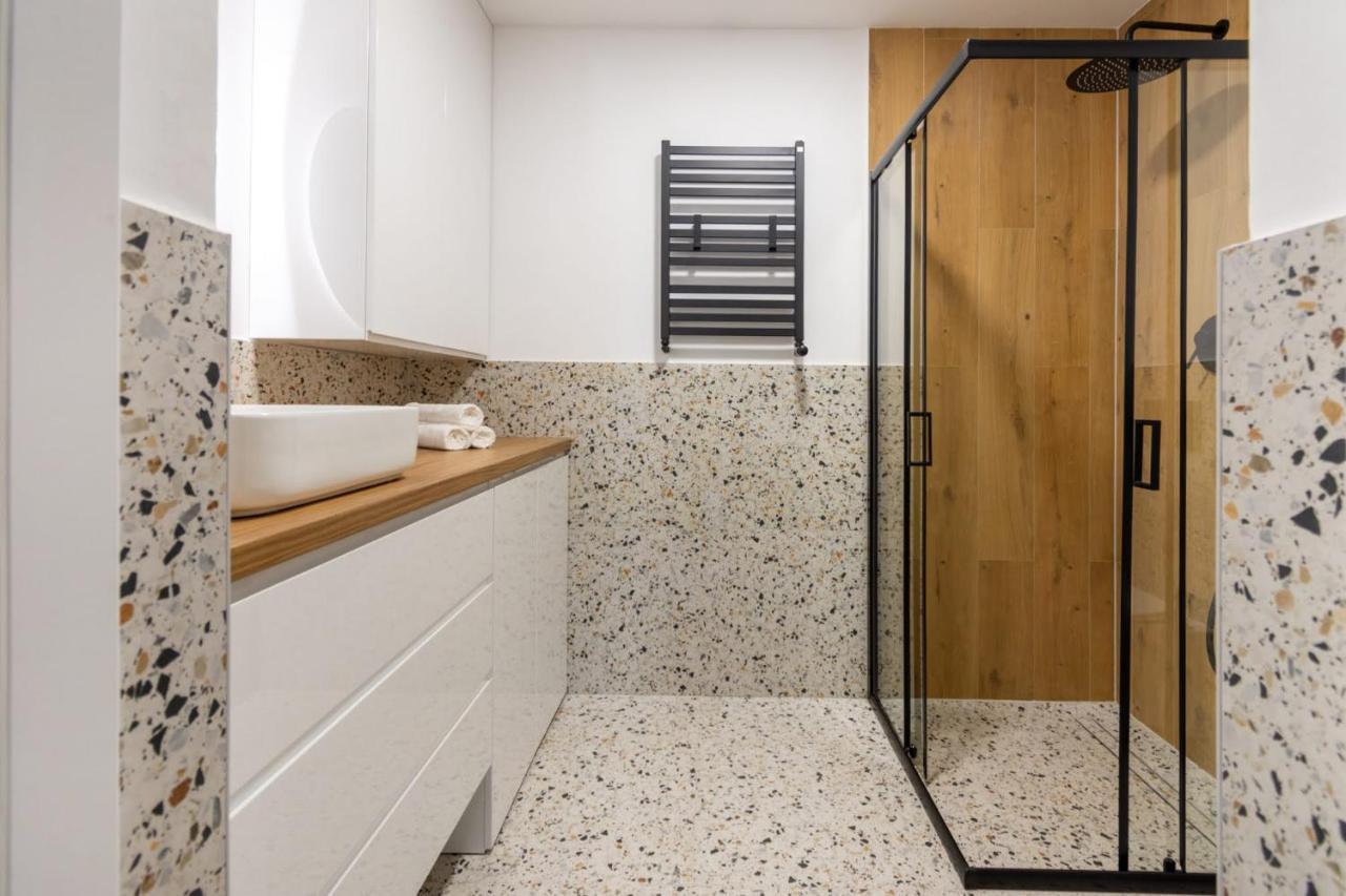 Apartamenty Ktw カトヴィツェ エクステリア 写真