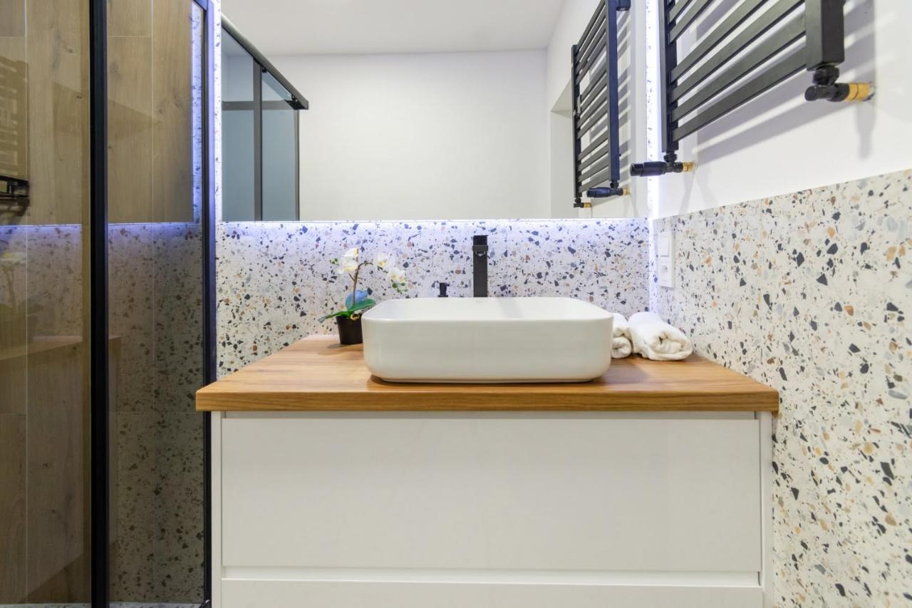 Apartamenty Ktw カトヴィツェ エクステリア 写真