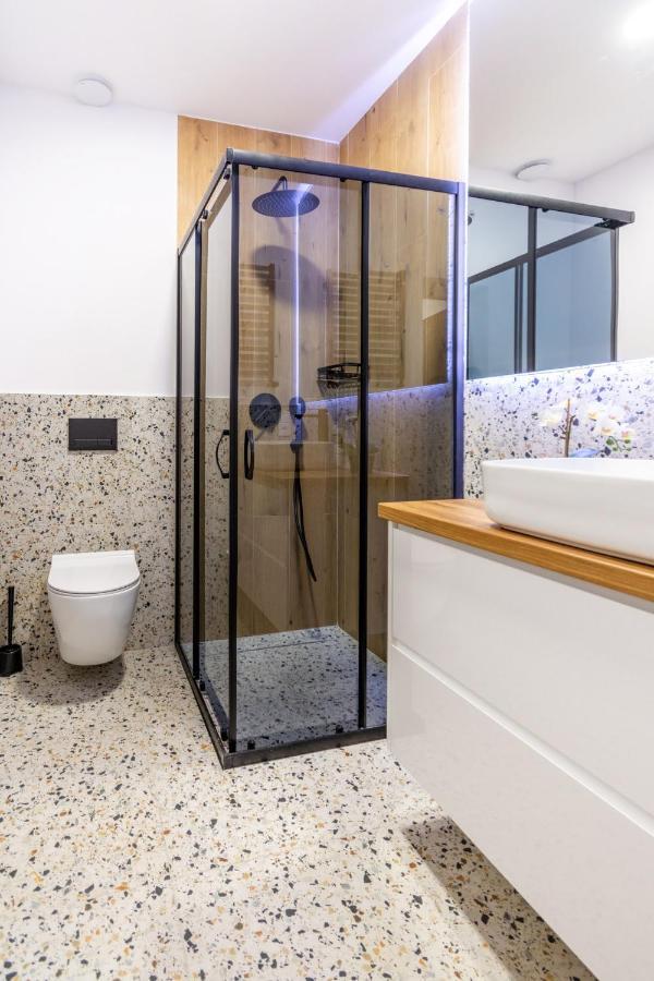 Apartamenty Ktw カトヴィツェ エクステリア 写真