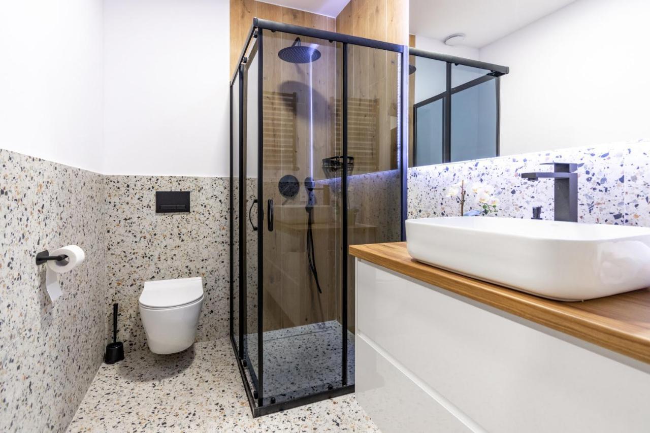 Apartamenty Ktw カトヴィツェ エクステリア 写真